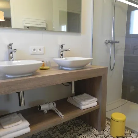 Hotel La Bastide D'iris 4*